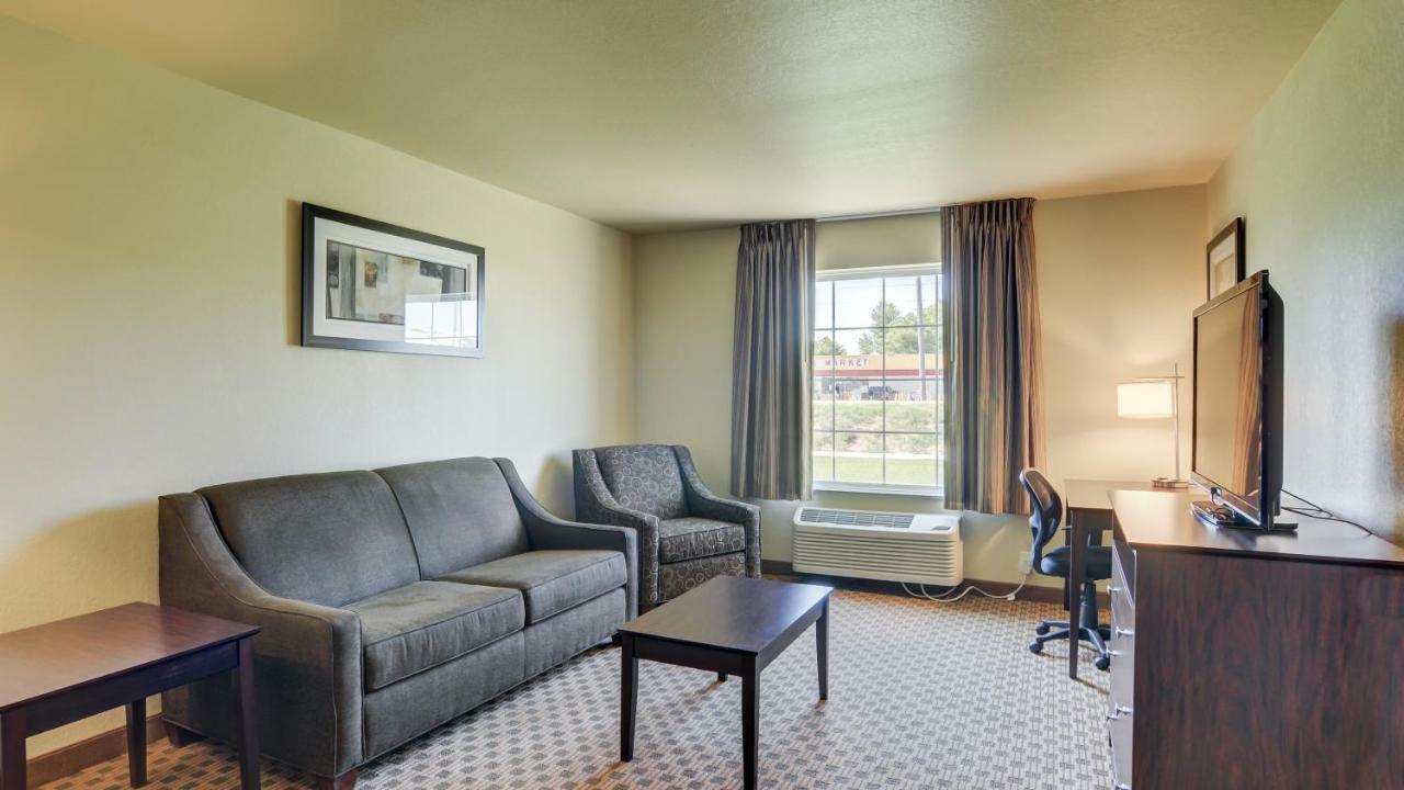 Cobblestone Inn & Suites-Kersey エクステリア 写真