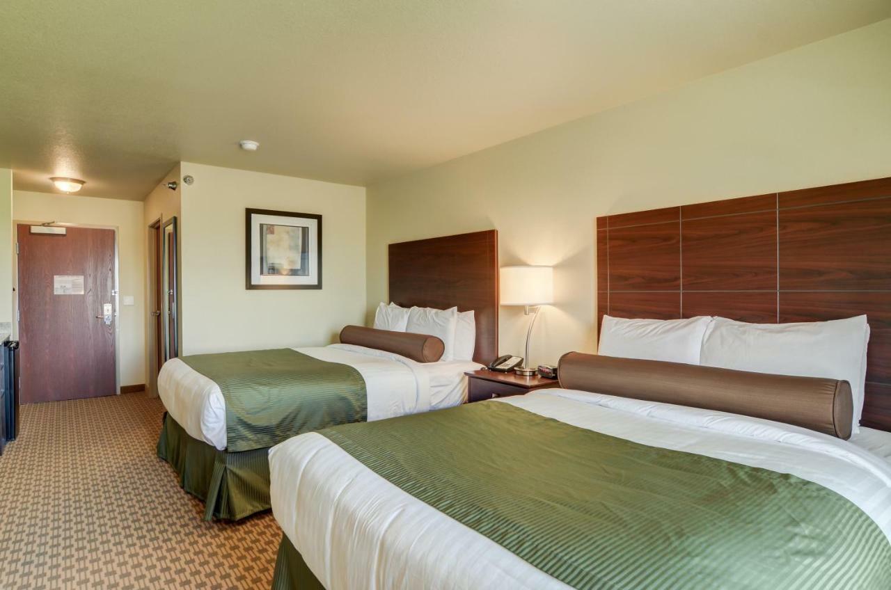 Cobblestone Inn & Suites-Kersey エクステリア 写真