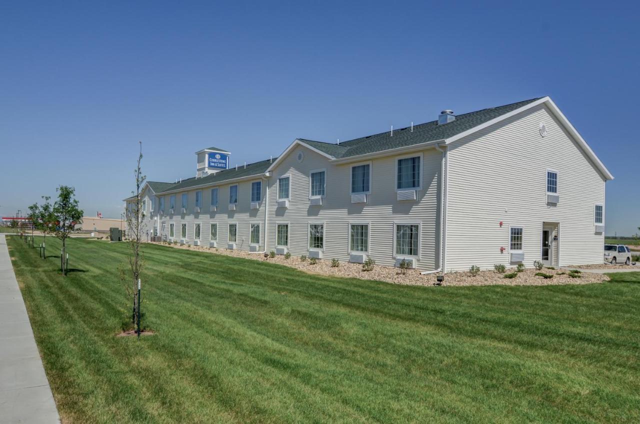 Cobblestone Inn & Suites-Kersey エクステリア 写真